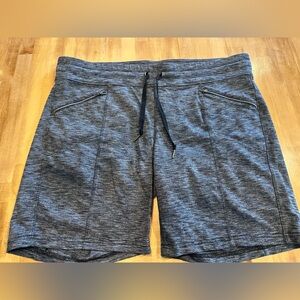 Athleta Women’s Heathered Gray Casual Shorts. XL